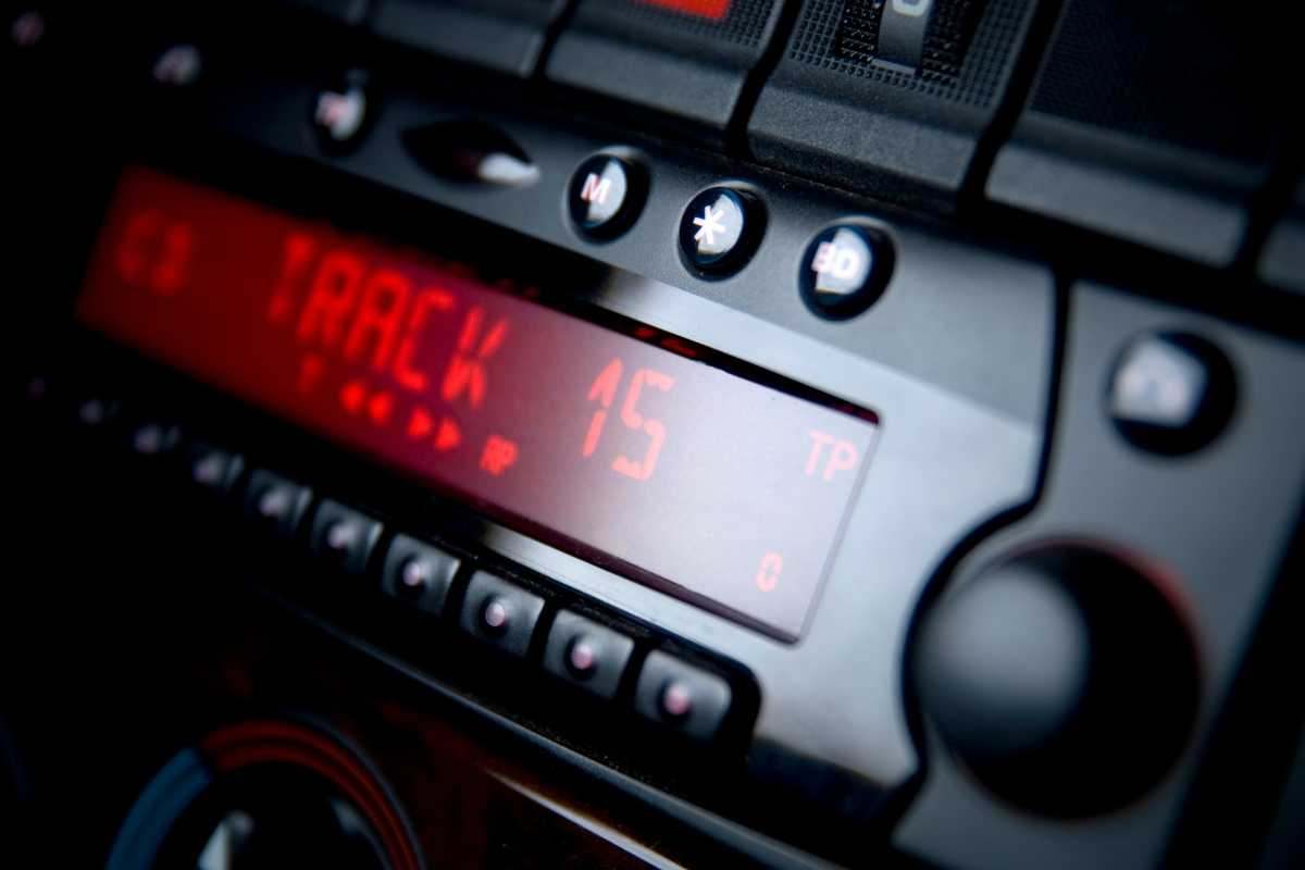 Radio auto volume abbassato spegnimento perché lo facciamo