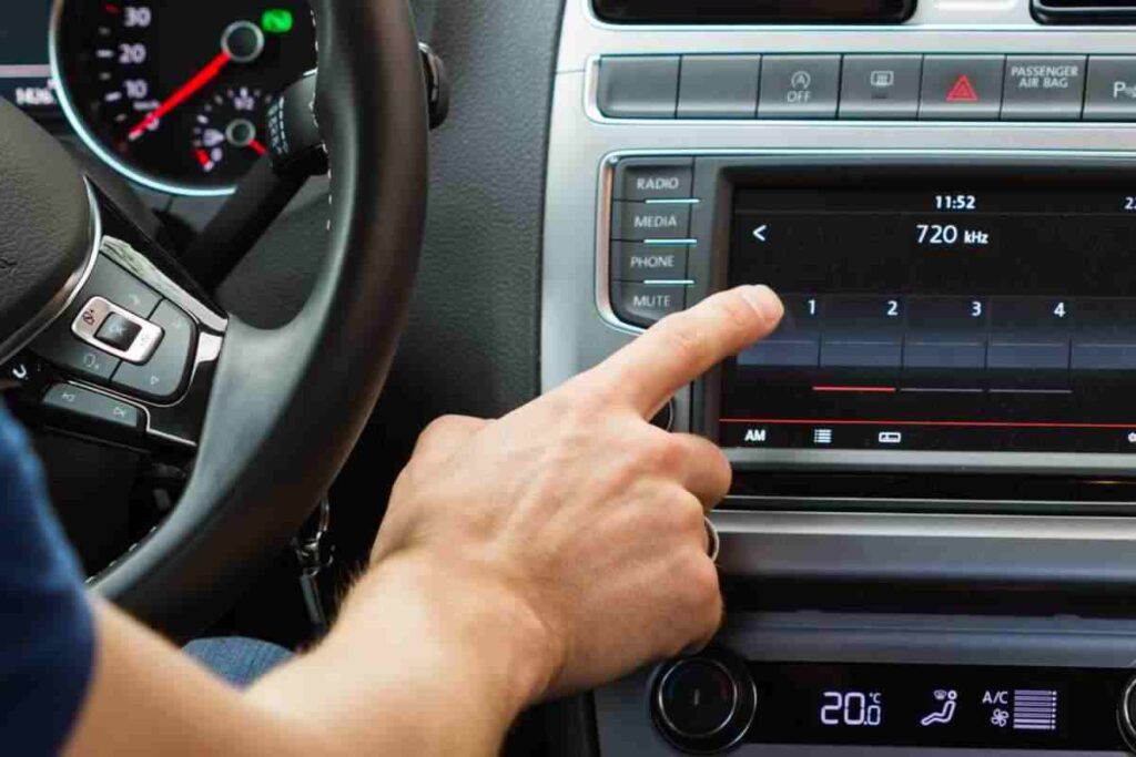 Radio auto volume abbassato spegnimento perché lo facciamo