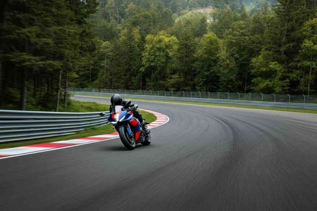 Nürburgring: la controversa decisione di fermare le moto nel tempio della velocità